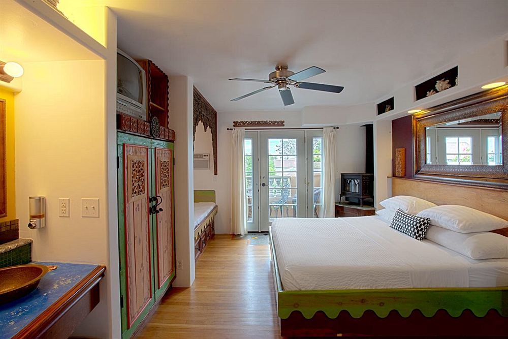 Secret Garden Inn เดลมาร์ ภายนอก รูปภาพ
