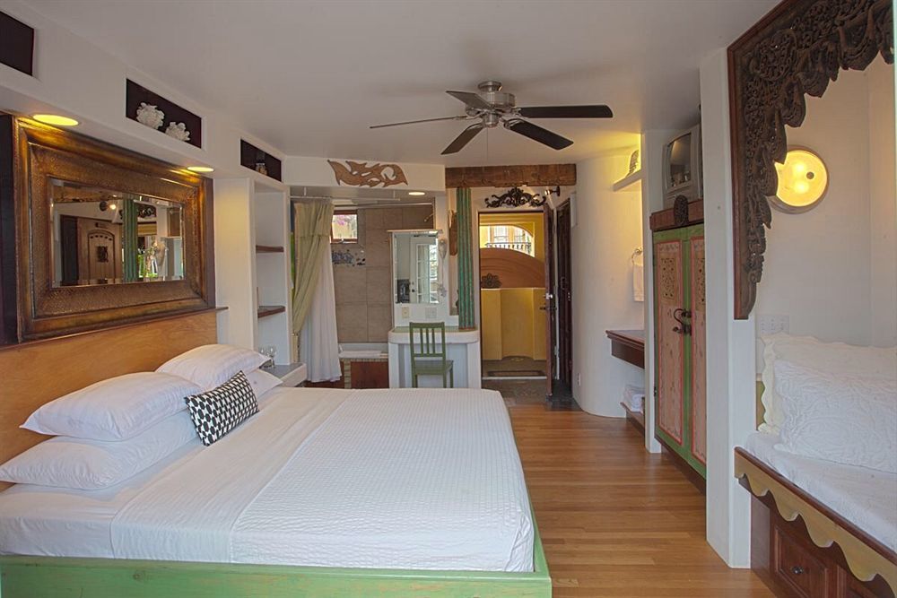 Secret Garden Inn เดลมาร์ ภายนอก รูปภาพ