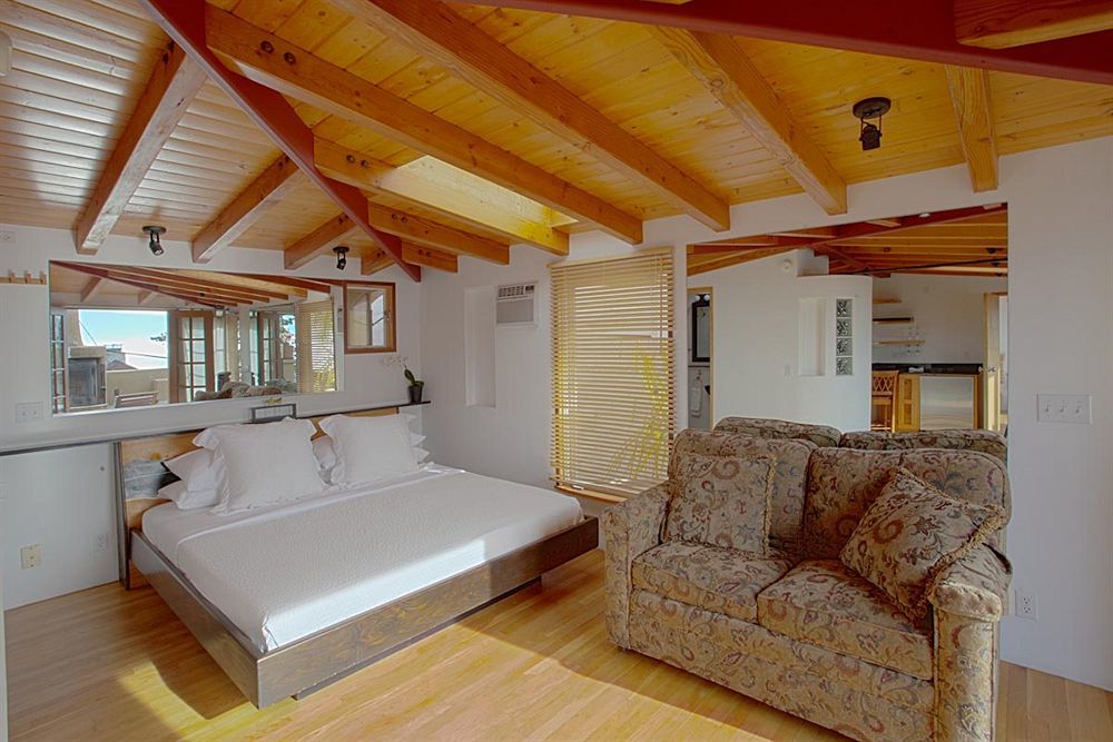 Secret Garden Inn เดลมาร์ ภายนอก รูปภาพ